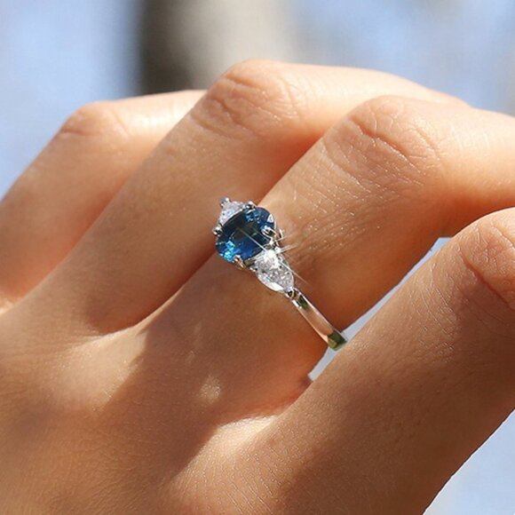 💥 Dainty Anillos Oval Royal Blue Gemstone Beautiful Rings for Women, PD0… - Picture 7 of 7